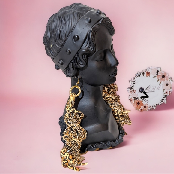 🆕 MBM Cheetah/Leopard Print Swirl Tassel Earrings. Hand Crafted - Picture 3 of 6